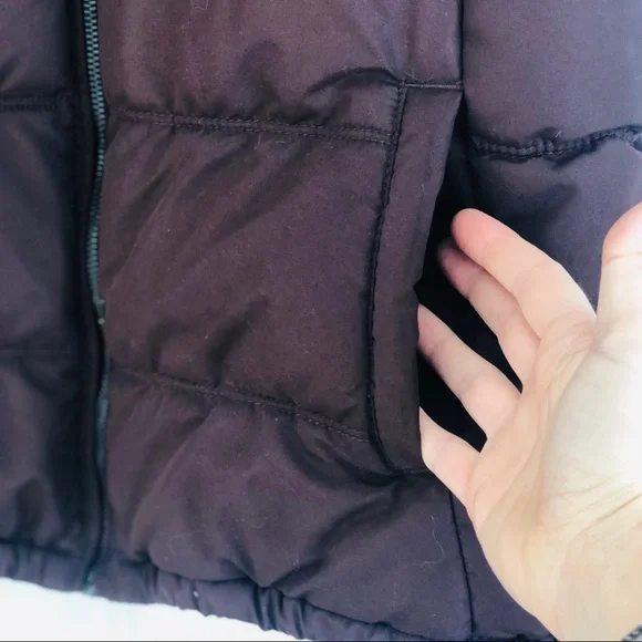 Old Navy Maroon Puffer Vest - Womens L - Picture 3 of 5